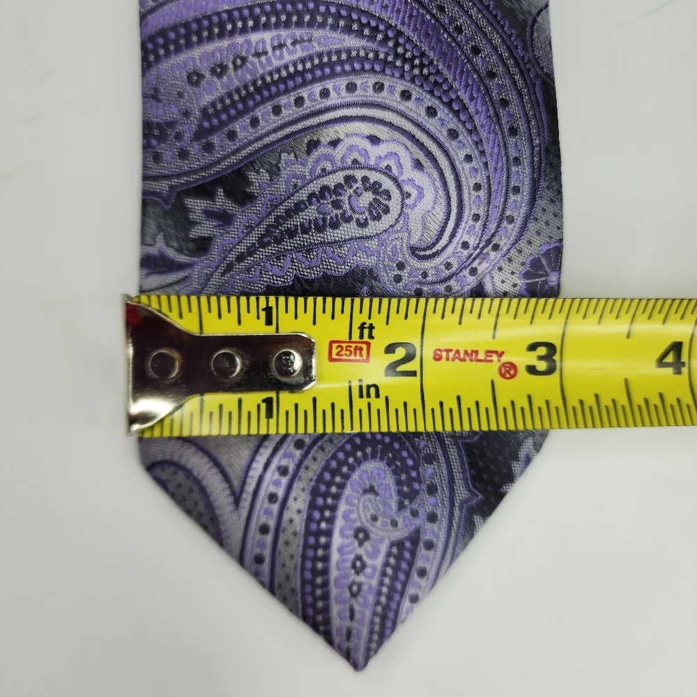 ALEXANDER JULIAN Purple Paisley Tie.